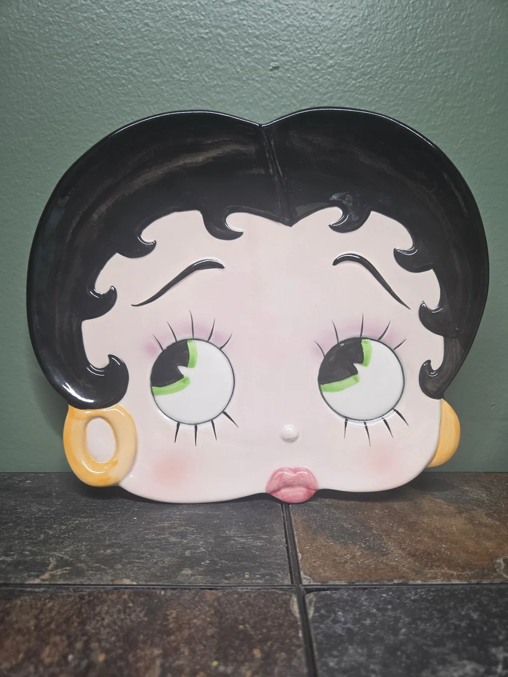 Betty Boop Ceramic Wall Plaque - Black Hair, Pink Face, Green Eyes